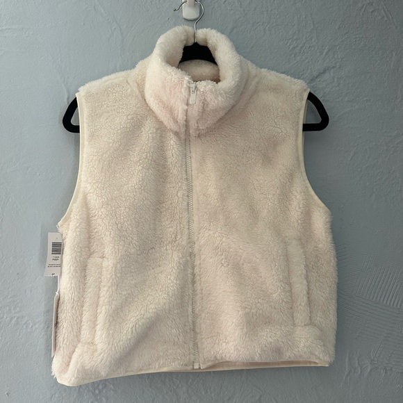 Sunday Best Jackets & Blazers - Sunday Best White Fuzzy Zip Up Vest